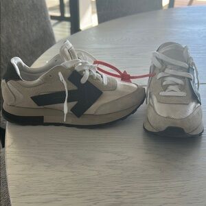 Off-White Arrow Sneakers in Cream and Black